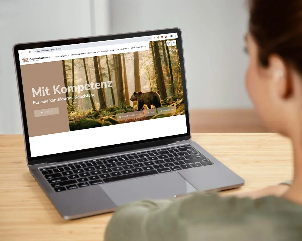 Webdesign Agentur Wien 51 Laptop Screen mit Österreich Zentrum Tirol (Innsbruck) Website